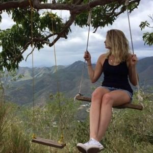 Meet your Posher, Ivette